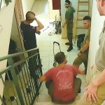 אנשים טובים באמצע הדרך