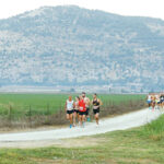 "מרוץ העגור 2025": עשור של ריצה בין העגורים בעמק החולה